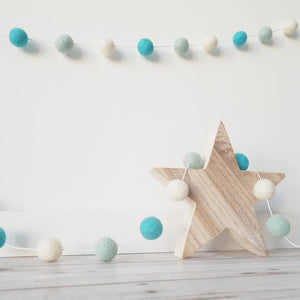 Green & White Felt Pom Pom Garland