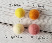 Load image into Gallery viewer, Felt pom pom curtain tieback