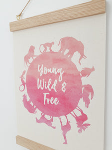 Animal canvas print with wooden wall hanger